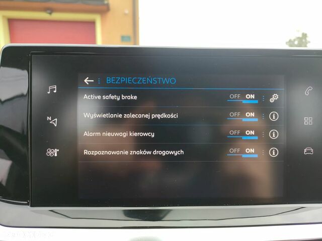 Пежо 208, объемом двигателя 1.2 л и пробегом 11 тыс. км за 9892 $, фото 15 на Automoto.ua