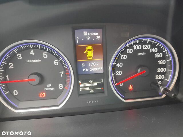 Хонда СРВ, об'ємом двигуна 2 л та пробігом 240 тис. км за 8402 $, фото 4 на Automoto.ua