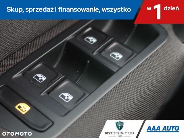 Фольксваген Гольф Спортсван, об'ємом двигуна 1.4 л та пробігом 129 тис. км за 12095 $, фото 16 на Automoto.ua