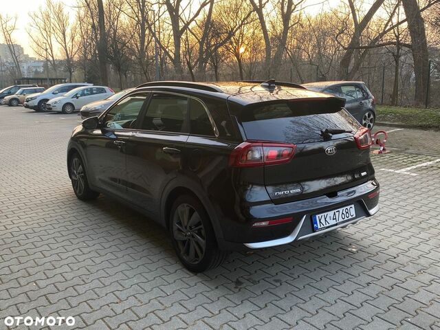 Кіа Niro, об'ємом двигуна 1.58 л та пробігом 146 тис. км за 13391 $, фото 3 на Automoto.ua