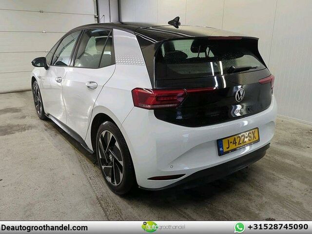 Фольксваген ID.3 2020 в Европе на Automoto.ua Белый Фольксваген ID.3, объемом двигателя 0 л и пробегом 146 тыс. км за 14762 $, фото 31 на Automoto.ua