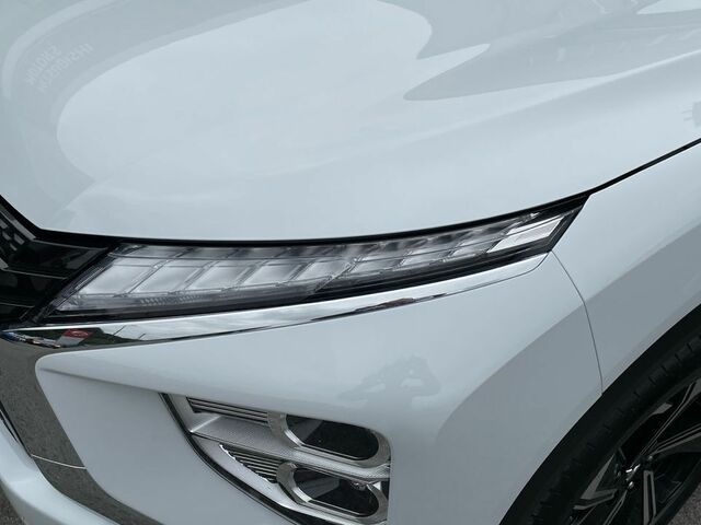 Міцубісі Eclipse Cross 2021 у Європі на Automoto.ua Білий Міцубісі Eclipse Cross, об'ємом двигуна 2.36 л та пробігом 45 тис. км за 30395 $, фото 17 на Automoto.ua