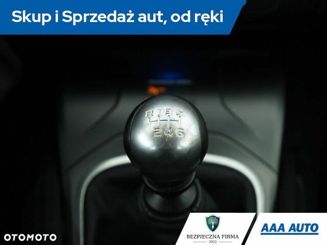 Тойота Авенсіс, об'ємом двигуна 2 л та пробігом 171 тис. км за 9719 $, фото 13 на Automoto.ua