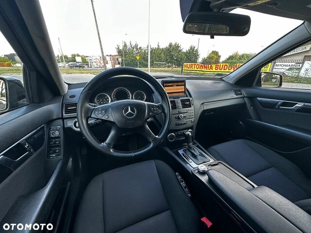 Мерседес Ц-Клас 2009 у Європі на Automoto.ua Чорний Мерседес Ц-Клас, об'ємом двигуна 2.14 л та пробігом 224 тис. км за 22000 $, фото 11 на Automoto.ua