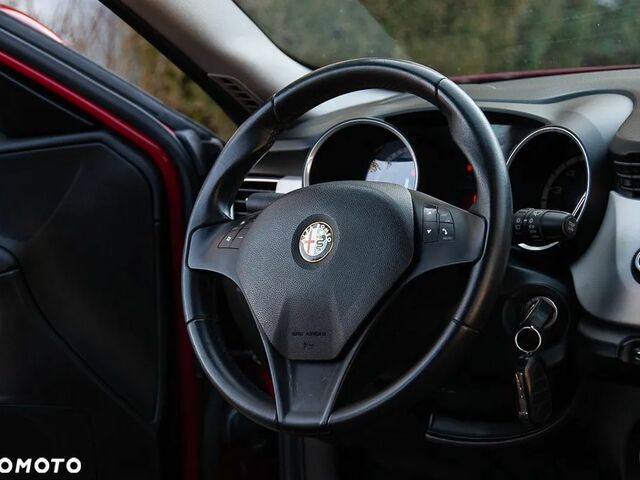 Альфа Ромео Giulietta, об'ємом двигуна 1.37 л та пробігом 156 тис. км за 7106 $, фото 17 на Automoto.ua