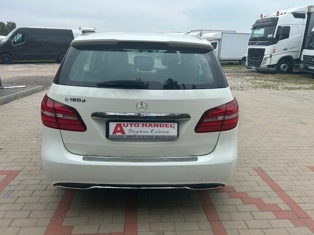Мерседес Б 180 2018 в Европе на Automoto.ua Белый Мерседес Б 180, объемом двигателя 1.46 л и пробегом 390 тыс. км за 7110 $, фото 1 на Automoto.ua