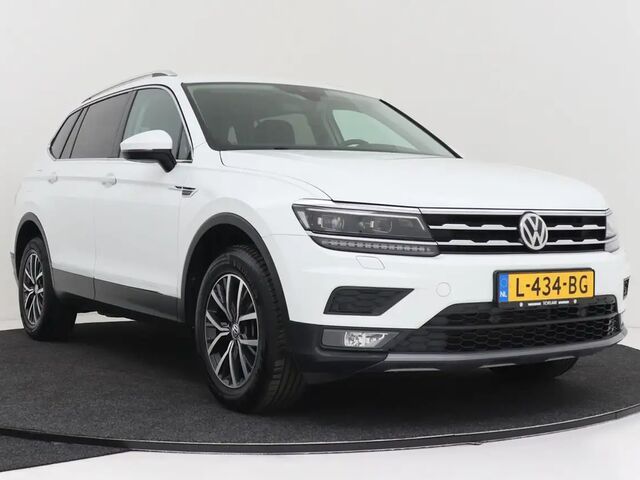 Фольксваген Tiguan Allspace 2018 в Европе на Automoto.ua Белый Фольксваген Tiguan Allspace, объемом двигателя 1.4 л и пробегом 61 тыс. км за 31438 $, фото 10 на Automoto.ua