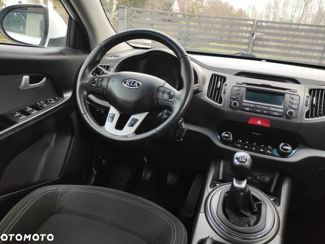 Киа Sportage, объемом двигателя 1.69 л и пробегом 235 тыс. км за 8315 $, фото 5 на Automoto.ua