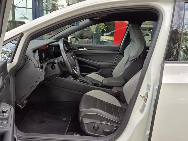 Фольксваген Golf GTE 2021 у Європі на Automoto.ua Білий Фольксваген Golf GTE, об'ємом двигуна 1.4 л та пробігом 71 тис. км за 30146 $, фото 13 на Automoto.ua