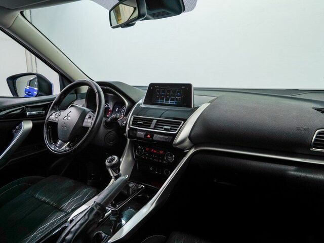 Мицубиси Eclipse Cross 2019 в Европе на Automoto.ua Синий Мицубиси Eclipse Cross, объемом двигателя 1.5 л и пробегом 95 тыс. км за 21246 $, фото 31 на Automoto.ua