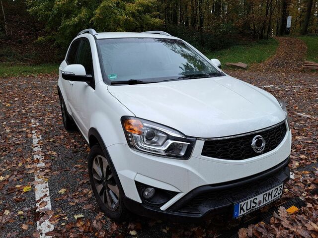 Білий Cанг Йонг Korando, об'ємом двигуна 2 л та пробігом 143 тис. км за 8052 $, фото 9 на Automoto.ua