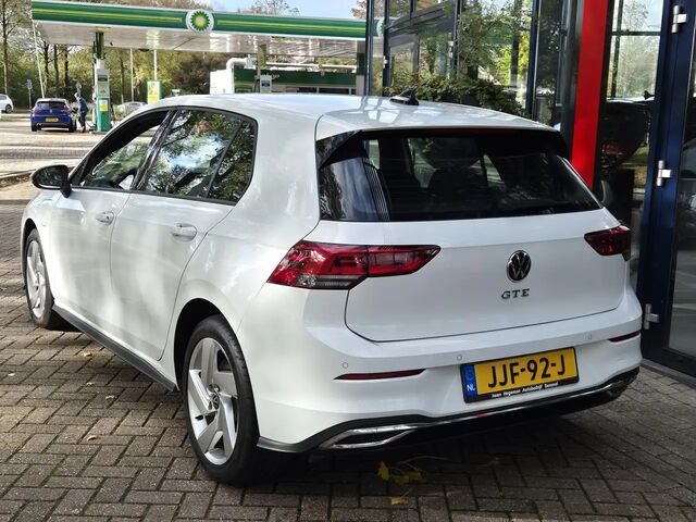 Фольксваген Golf GTE 2021 у Європі на Automoto.ua Білий Фольксваген Golf GTE, об'ємом двигуна 1.4 л та пробігом 71 тис. км за 30146 $, фото 4 на Automoto.ua