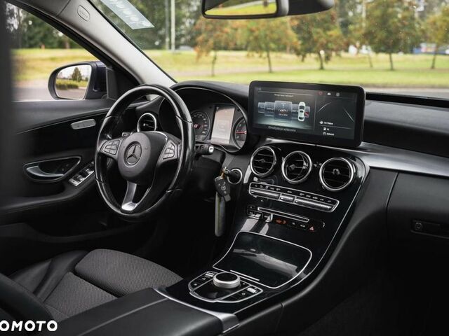 Мерседес Ц-Клас 2016 у Європі на Automoto.ua Синій Мерседес Ц-Клас, об'ємом двигуна 1 л та пробігом 152 тис. км за 19371 $, фото 2 на Automoto.ua