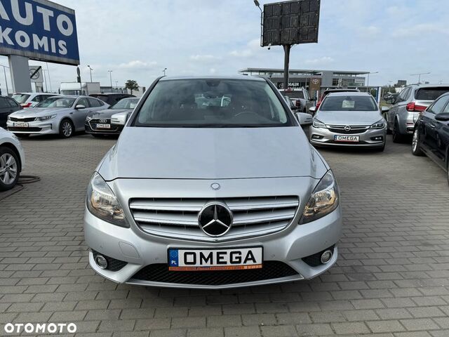 Мерседес Б-класс 2014 в Европе на Automoto.ua Серый Мерседес Б-класс, объемом двигателя 1 л и пробегом 137 тыс. км за 7870 $, фото 4 на Automoto.ua