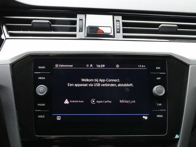 Фольксваген Пассат Вариант 2021 в Европе на Automoto.ua Серый Фольксваген Пассат Вариант, объемом двигателя 1.4 л и пробегом 141 тыс. км за 19355 $, фото 12 на Automoto.ua