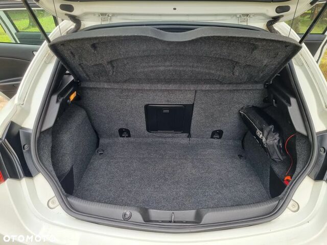 Альфа Ромео Giulietta 2012 у Європі на Automoto.ua Білий Альфа Ромео Giulietta, об'ємом двигуна 1 л та пробігом 197 тис. км за 6901 $, фото 13 на Automoto.ua