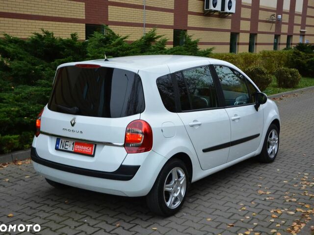 Рено Модус 2009 в Европе на Automoto.ua Белый Рено Модус, объемом двигателя 1 л и пробегом 171 тыс. км за 12800 $, фото 30 на Automoto.ua