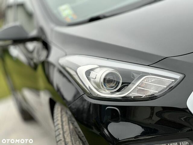 Хендай i30, об'ємом двигуна 1.59 л та пробігом 76 тис. км за 12797 $, фото 5 на Automoto.ua