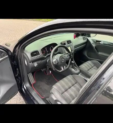 Фольксваген Гольф 2010 у Європі на Automoto.ua Чорний Фольксваген Гольф, об'ємом двигуна 1.97 л та пробігом 257 тис. км за 9055 $, фото 4 на Automoto.ua