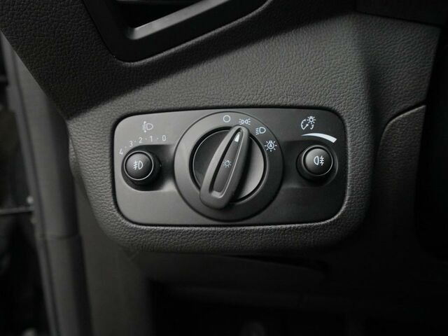 Форд Сі-Макс 2019 у Європі на Automoto.ua Форд Сі-Макс, об'ємом двигуна 1 л та пробігом 99 тис. км за 9900 $, фото 37 на Automoto.ua