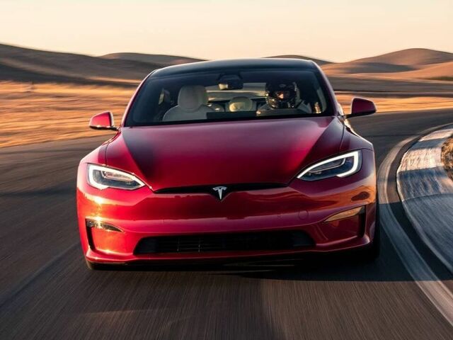 Новая модель Tesla Model S 2023