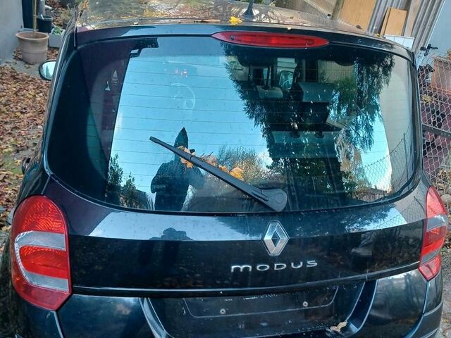 Рено Модус 2008 в Европе на Automoto.ua Рено Модус, объемом двигателя 0 л и пробегом 200 тыс. км за 1500 $, фото 8 на Automoto.ua