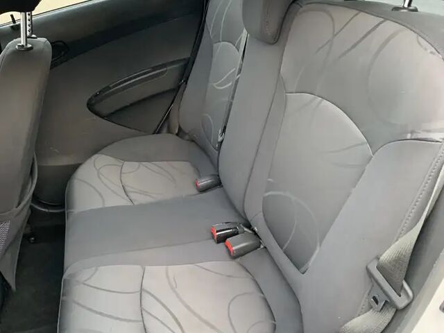 Шевроле Спарк 2012 в Европе на Automoto.ua Белый Шевроле Спарк, объемом двигателя 1 л и пробегом 365 тыс. км за 1577 $, фото 9 на Automoto.ua