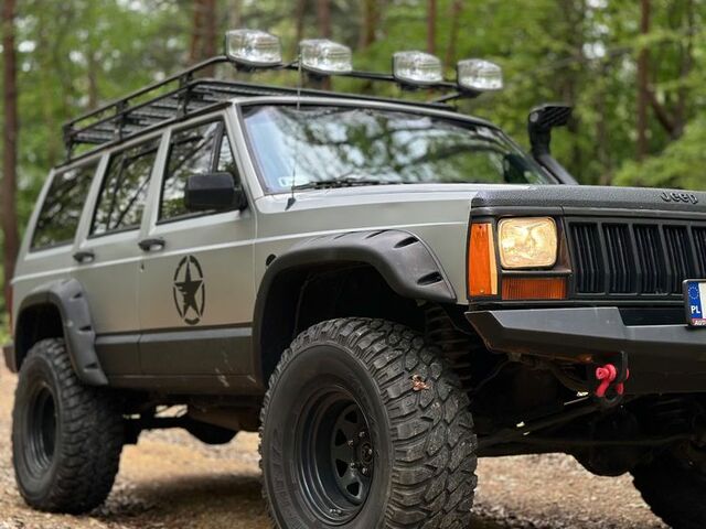 Джип Cherokee, об'ємом двигуна 3.96 л та пробігом 151 тис. км за 11771 $, фото 5 на Automoto.ua