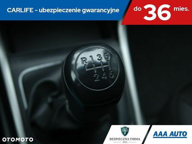 Хендай i30, об'ємом двигуна 1.58 л та пробігом 101 тис. км за 8639 $, фото 17 на Automoto.ua