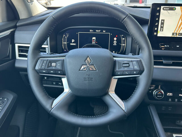Міцубісі Аутлендер 2025 у Європі на Automoto.ua Білий Міцубісі Аутлендер, об'ємом двигуна 2.36 л та пробігом 3 тис. км за 59619 $, фото 20 на Automoto.ua