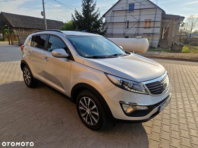 Кіа Sportage, об'ємом двигуна 1.69 л та пробігом 238 тис. км за 8164 $, фото 15 на Automoto.ua