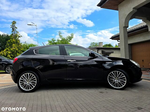 Альфа Ромео Джульетта 2010 в Европе на Automoto.ua Черный Альфа Ромео Джульетта, объемом двигателя 1 л и пробегом 214 тыс. км за 6030 $, фото 7 на Automoto.ua