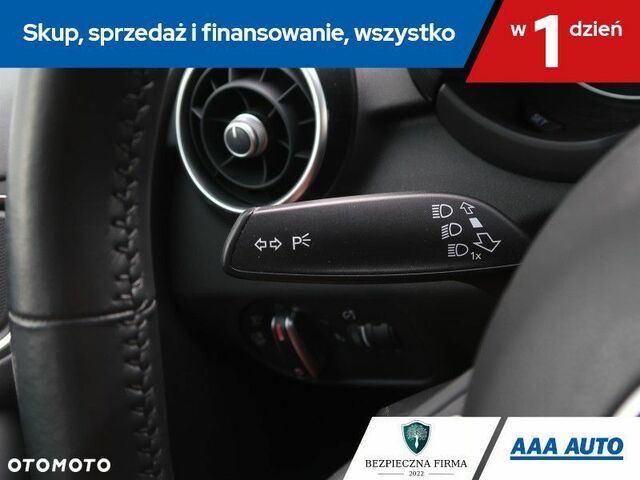 Ауді A1, об'ємом двигуна 1.6 л та пробігом 122 тис. км за 9719 $, фото 16 на Automoto.ua