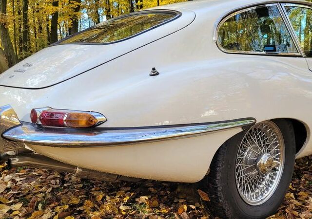 Ягуар E-Type, об'ємом двигуна 4.2 л та пробігом 128 тис. км за 92873 $, фото 5 на Automoto.ua