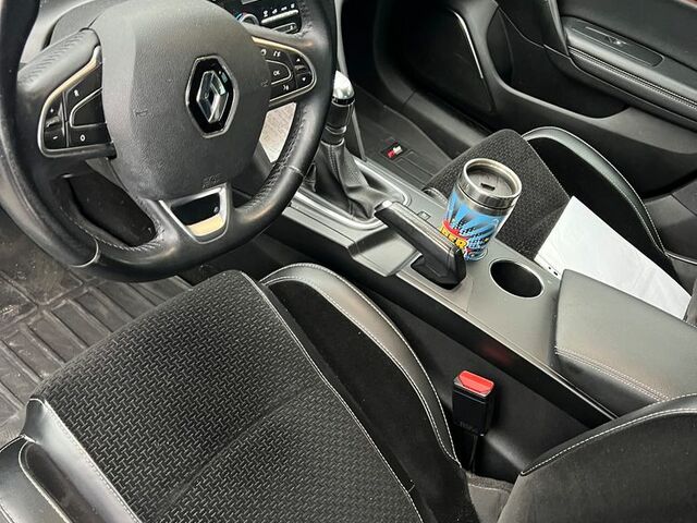 Рено Меган 2018 в Европе на Automoto.ua Черный Рено Меган, объемом двигателя 1 л и пробегом 187 тыс. км за 7724 $, фото 8 на Automoto.ua