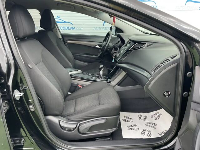 Хендай і40 2016 у Європі на Automoto.ua Чорний Хендай і40, об'ємом двигуна 1.69 л та пробігом 314 тис. км за 8152 $, фото 6 на Automoto.ua