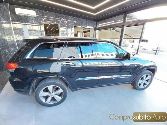 Джип Grand Cherokee 2014 у Європі на Automoto.ua Чорний Джип Grand Cherokee, об'ємом двигуна 2.99 л та пробігом 195 тис. км за 10999 $, фото 6 на Automoto.ua