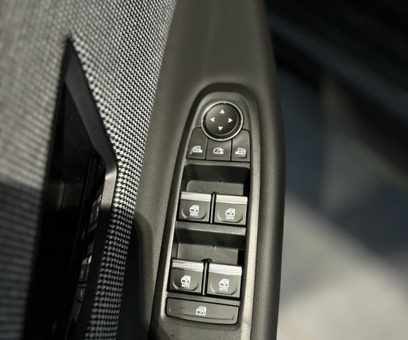 Рено R 4 2025 в Европе на Automoto.ua Серый Рено R 4, объемом двигателя 0 л и пробегом 10 тыс. км за 41438 $, фото 34 на Automoto.ua