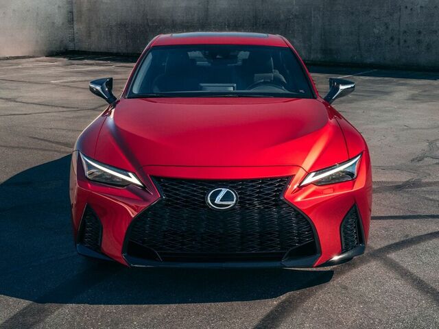 Lexus IS 2023 параметри Дивитись параметри нового Lexus IS 2023