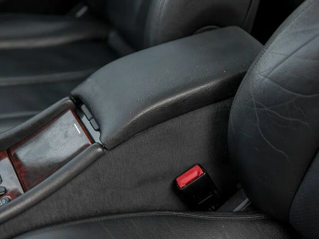Мерседес ЦЛК-Клас 1997 у Європі на Automoto.ua Сірий Мерседес ЦЛК-Клас, об'ємом двигуна 2.3 л та пробігом 173 тис. км за 15900 $, фото 22 на Automoto.ua