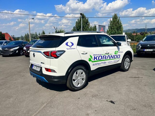 Білий Cанг Йонг Korando, об'ємом двигуна 0 л та пробігом 250 тис. км за 31822 $, фото 3 на Automoto.ua