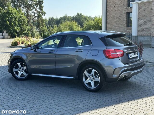 Мерседес ГЛА-Клас 2015 у Європі на Automoto.ua Сірий Мерседес ГЛА-Клас, об'ємом двигуна 1 л та пробігом 177 тис. км за 17434 $, фото 13 на Automoto.ua