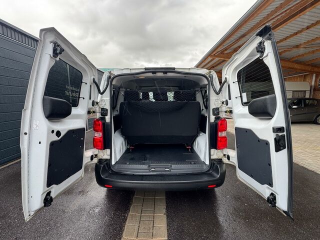 Тойота Proace Verso 2019 у Європі на Automoto.ua Білий Тойота Proace Verso, об'ємом двигуна 1.5 л та пробігом 262 тис. км за 12900 $, фото 8 на Automoto.ua