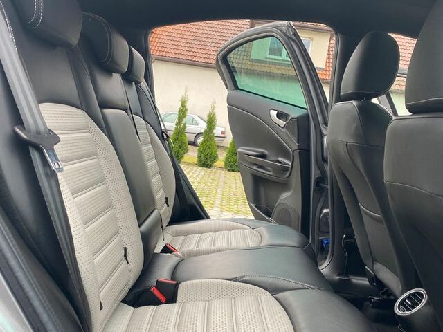 Альфа Ромео Giulietta 2016 у Європі на Automoto.ua Сірий Альфа Ромео Giulietta, об'ємом двигуна 1 л та пробігом 159 тис. км за 8717 $, фото 10 на Automoto.ua