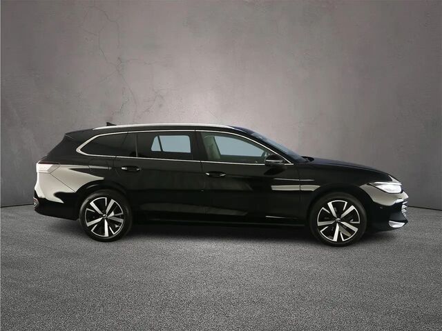 Фольксваген Пассат Варіант 2024 у Європі на Automoto.ua Чорний Фольксваген Пассат Варіант, об'ємом двигуна 1.5 л та пробігом 34 тис. км за 52052 $, фото 10 на Automoto.ua