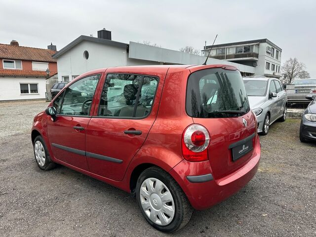 Рено Модус 2007 у Європі на Automoto.ua Червоний Рено Модус, об'ємом двигуна 1.15 л та пробігом 246 тис. км за 1472 $, фото 2 на Automoto.ua