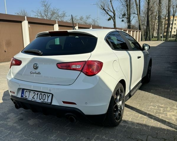 Альфа Ромео Giulietta, об'ємом двигуна 1.74 л та пробігом 226 тис. км за 11555 $, фото 2 на Automoto.ua