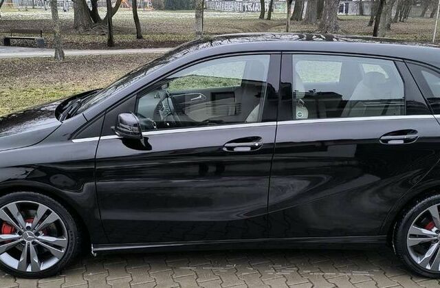 Мерседес Б-класс 2014 в Европе на Automoto.ua Черный Мерседес Б-класс, объемом двигателя 2.14 л и пробегом 237 тыс. км за 12107 $, фото 3 на Automoto.ua