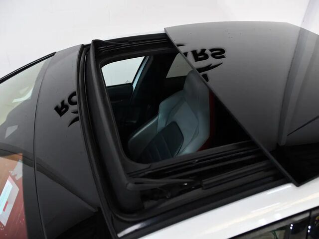 Фольксваген Гольф ГТІ 2021 у Європі на Automoto.ua Білий Фольксваген Гольф ГТІ, об'ємом двигуна 1.98 л та пробігом 94 тис. км за 43036 $, фото 1 на Automoto.ua