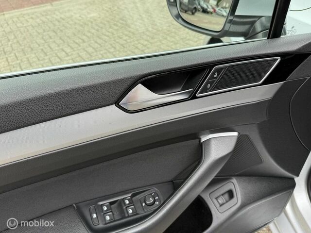 Фольксваген Пассат Варіант 2015 у Європі на Automoto.ua Сірий Фольксваген Пассат Варіант, об'ємом двигуна 1.6 л та пробігом 200 тис. км за 11791 $, фото 18 на Automoto.ua